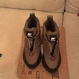 Sorel Conquest Out and About Olive Green Pink Black